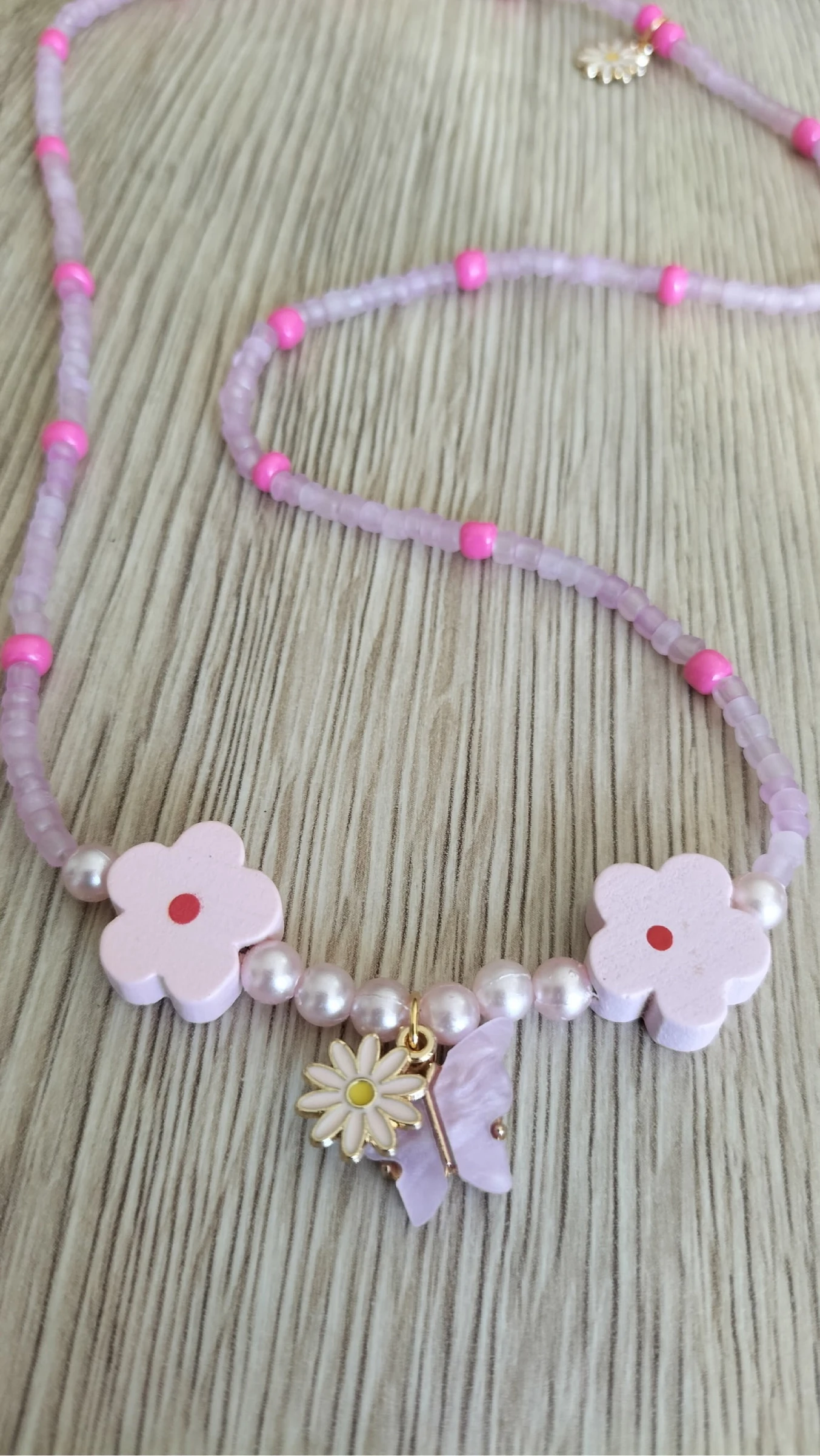 Colar de contas com pingente de borboleta e flor – photo 2